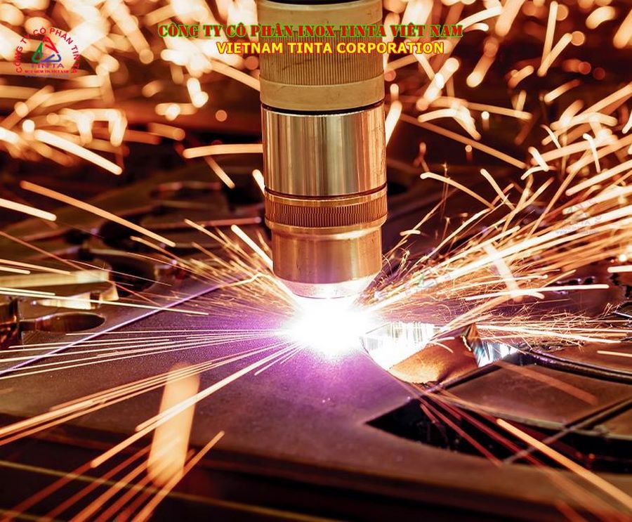 Thiết bị cắt laser fiber tại Inox TinTa – Công nghệ tiên tiến giúp nâng tầm giá trị sản phẩm của bạn.