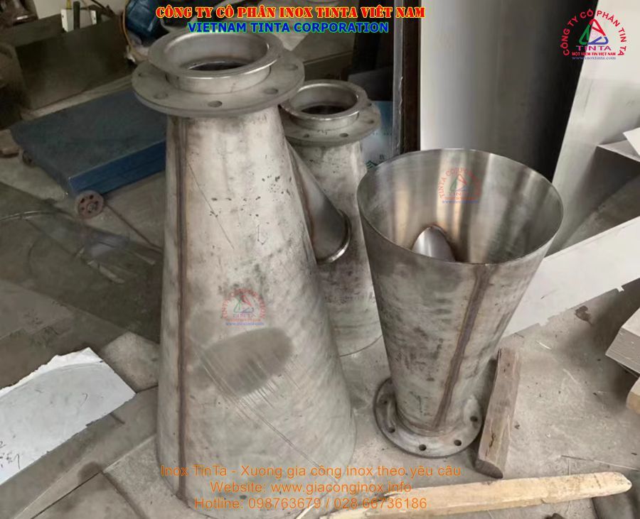 Bạn có thể hoàn toàn yên tâm về xưởng dịch vụ nhận gia công inox theo yêu cầu của TinTa về chất lượng cũng như chi phí khi hợp tác với TinTa