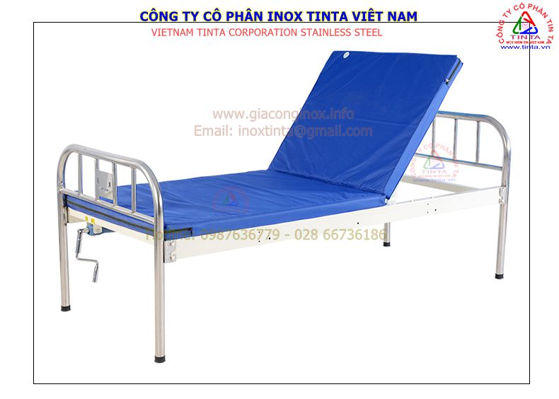 Mẫu giường bệnh nhân inox 1 tay quay giá bán 2.345.000 vnđ , bán sĩ theo giá số lượng 1000 giường.