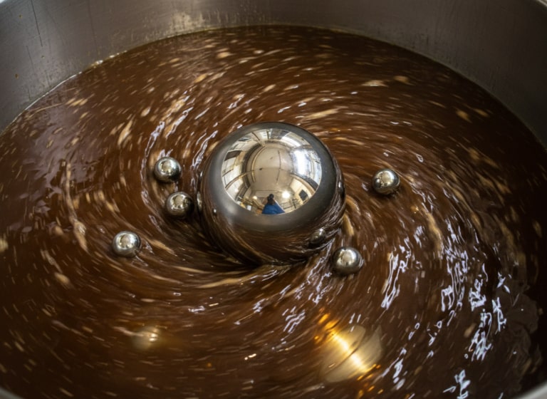 So Sánh Các Loại Chất Liệu Inox